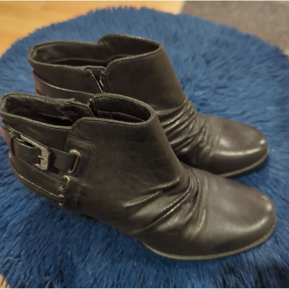 Womans Bare Traps Reinella Scrunched Ankle Boots 8 Black Size 8 M